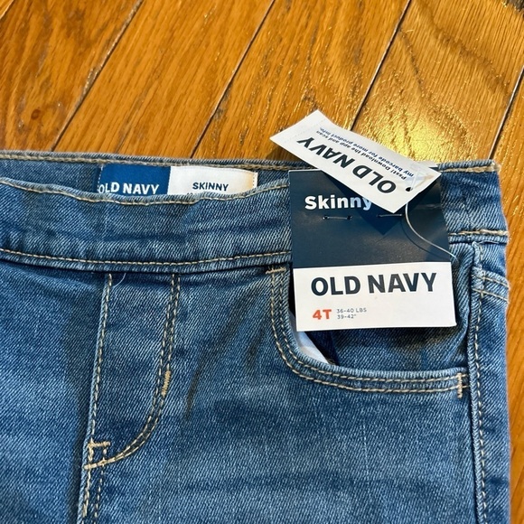 New 3 Piece Lot Old Navy Blue Skinny Jeans Shorts Cat & Jack Sweatshirt Size 4T - Picture 4 of 12